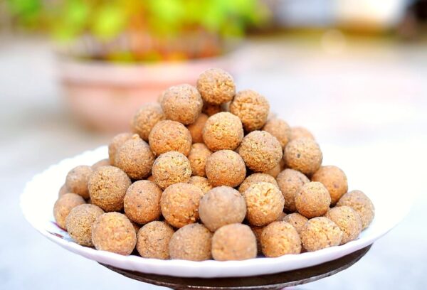 নারকেলের নাড়ু (১ কেজি)